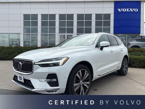 Crystal White Metallic 2023 Volvo XC60 B5 Plus Bright Theme