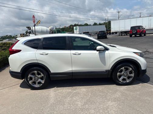White Diamond Pearl 2018 Honda CR-V EX