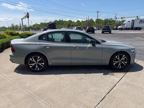 2025 Volvo S60 B5 Core