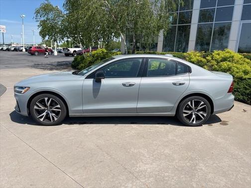 2025 Volvo S60 B5 Core
