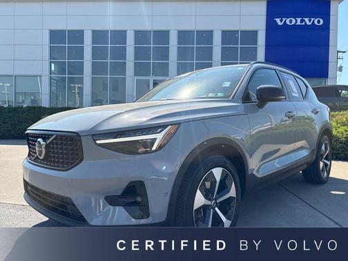 Vapour Grey Metallic 2026 Volvo XC40 Plus, B5 AWD Gas (mild hybrid), Dark