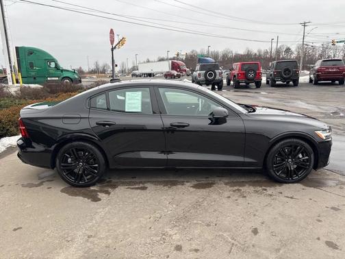 2023 Volvo S60 B5 Plus Black Edition