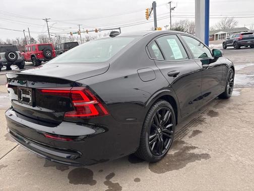 2023 Volvo S60 B5 Plus Black Edition
