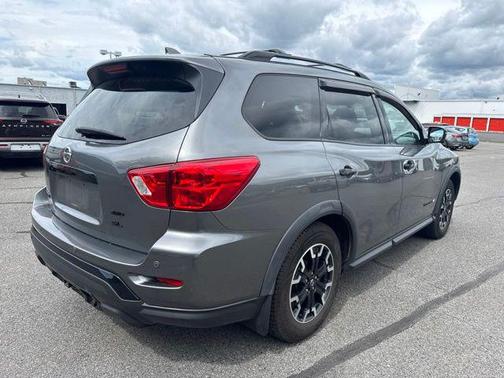 Gun Metallic 2020 Nissan Pathfinder SL 4WD