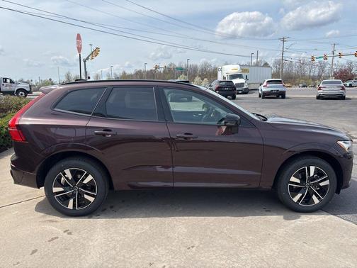 Mulberry Metallic 2026 Volvo XC60 B5 Plus