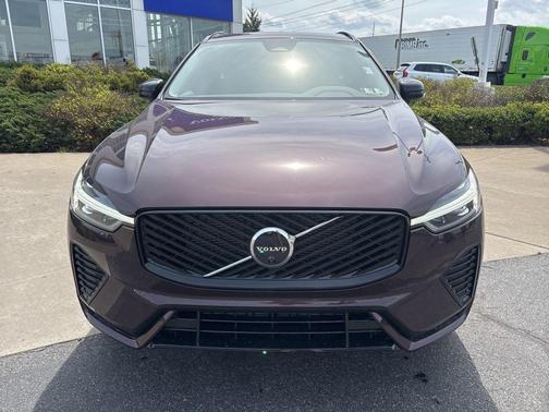 Mulberry Metallic 2026 Volvo XC60 B5 Plus