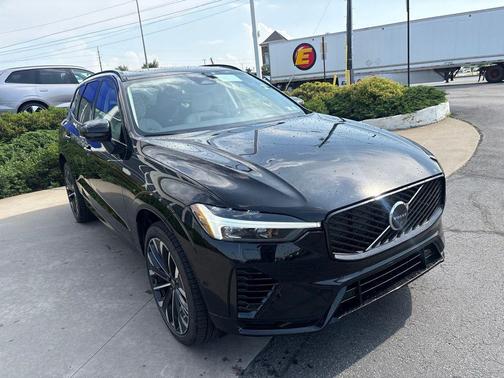 Onyx Black Metallic 2026 Volvo XC60 Plug-In Hybrid Ultra, T8 AWD Electric/Gasoline, Dark