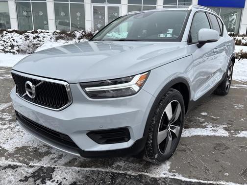 2020 Volvo XC40 T5 Momentum