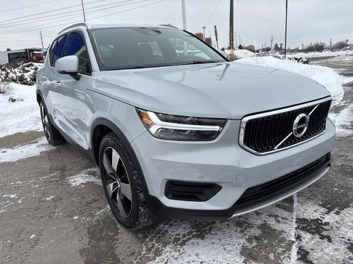 2020 Volvo XC40 T5 Momentum