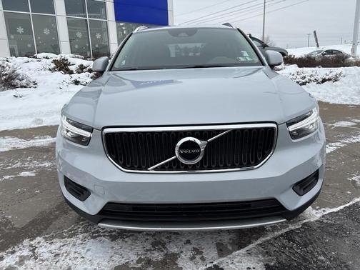 2020 Volvo XC40 T5 Momentum
