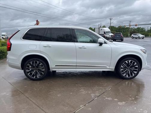 2025 Volvo XC90 Plug-In Hybrid T8 Ultra 7-Seater