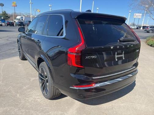 2025 Volvo XC90 B6 Plus 7-Seater