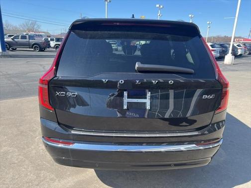 2025 Volvo XC90 B6 Plus 7-Seater