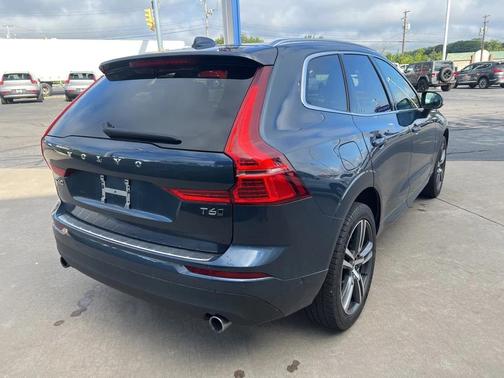 2018 Volvo XC60 T6 Momentum