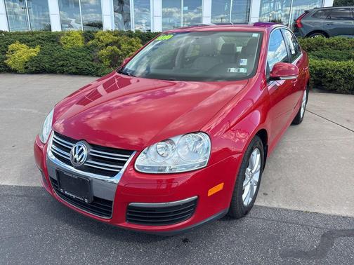 Salsa Red 2010 Volkswagen Jetta SE