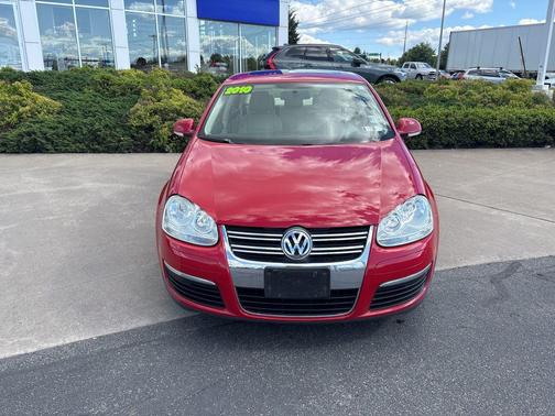 Salsa Red 2010 Volkswagen Jetta SE