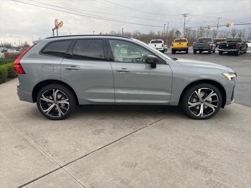 2025 Volvo XC60 B5 Ultra