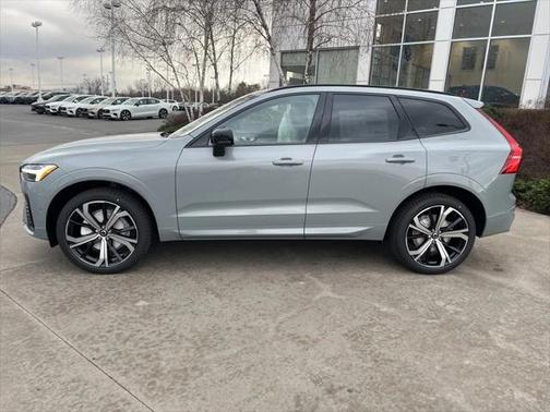 2025 Volvo XC60 B5 Ultra