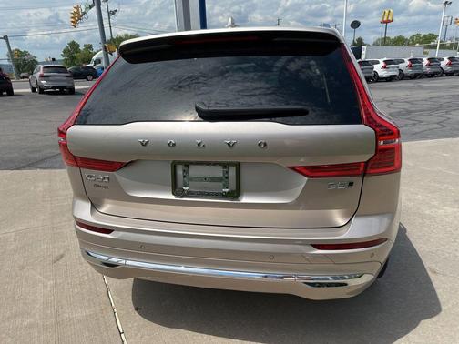 Bright Dusk Metallic 2023 Volvo XC60 B5 Plus Bright Theme