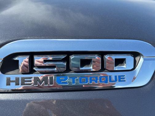 Granite Crystal Metallic Clearcoat 2022 RAM 1500 Big Horn/Lone Star