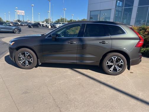 2022 Volvo XC60 B5 Momentum