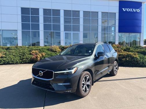 2022 Volvo XC60 B5 Momentum