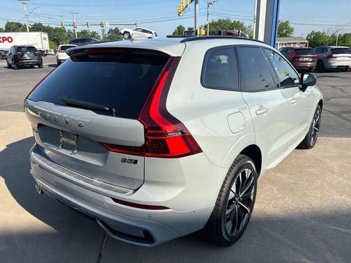 Vapour Grey Metallic 2026 Volvo XC60 B5 Plus