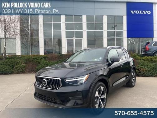 2025 Volvo XC40 B5 Core Bright Theme