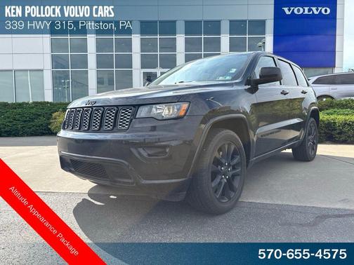 Diamond Black Crystal Pearlcoat 2021 Jeep Grand Cherokee Laredo