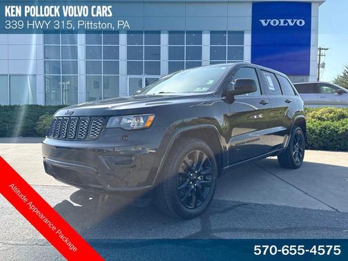 Diamond Black Crystal Pearlcoat 2021 Jeep Grand Cherokee Laredo