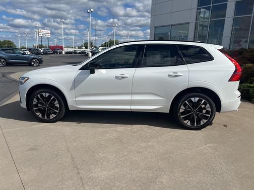 2026 Volvo XC60 B5 Plus