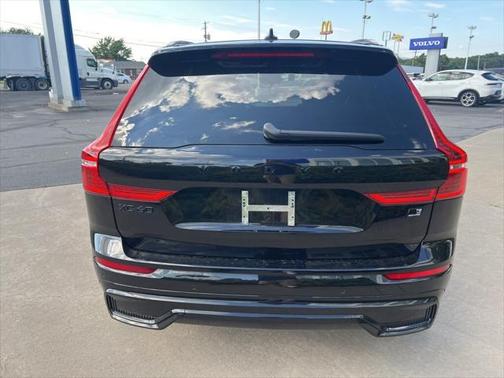 2024 Volvo XC60 Recharge Plug-In Hybrid T8 Ultimate Black Edition