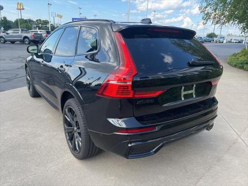 2024 Volvo XC60 Recharge Plug-In Hybrid T8 Ultimate Black Edition