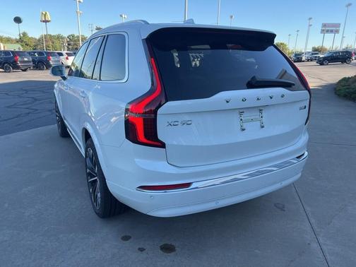 2025 Volvo XC90 B5 Plus 7-Seater