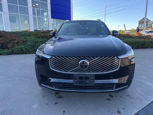 2025 Volvo XC90 B6 Plus 7-Seater