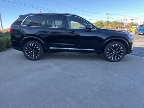 2025 Volvo XC90 B6 Plus 7-Seater