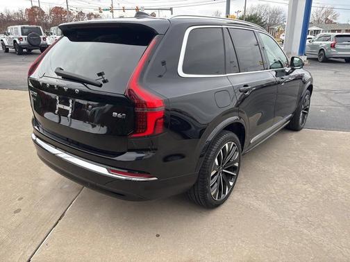 2025 Volvo XC90 B6 Plus 7-Seater