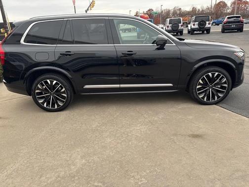 2025 Volvo XC90 B6 Plus 7-Seater