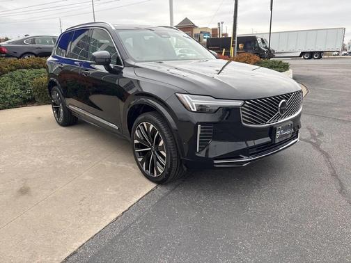 2025 Volvo XC90 B6 Plus 7-Seater