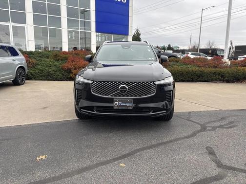 2025 Volvo XC90 B6 Plus 7-Seater