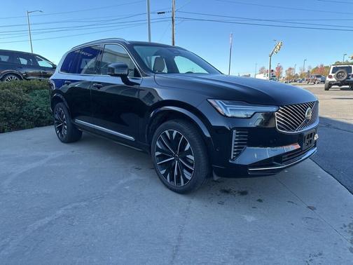 2025 Volvo XC90 B6 Plus 7-Seater