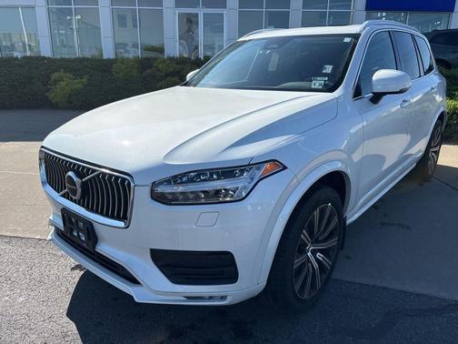 Crystal White Metallic 2023 Volvo XC90 B5 Core
