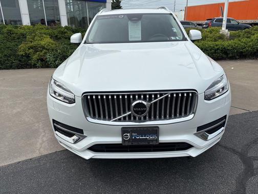 Crystal White Metallic 2023 Volvo XC90 B6 Plus 6-Seater