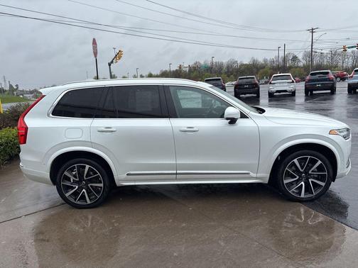 Crystal White Metallic 2023 Volvo XC90 B6 Plus 6-Seater