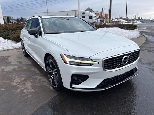 2019 Volvo V60 T5 R-Design