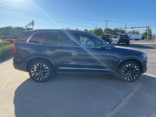 2025 Volvo XC90 B6 Plus 7-Seater