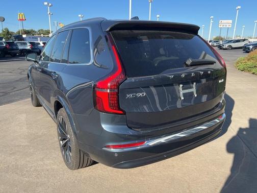 2025 Volvo XC90 B6 Plus 7-Seater