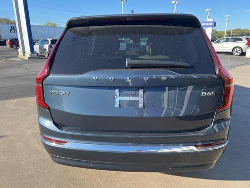 2025 Volvo XC90 B6 Plus 7-Seater
