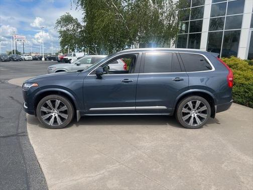 2022 Volvo XC90 T6 Inscription