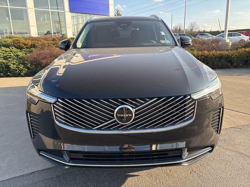 Onyx Black Metallic 2026 Volvo XC90 Plus, B6 AWD Gas (mild hybrid), Gasoline, Bright, 7 Seats